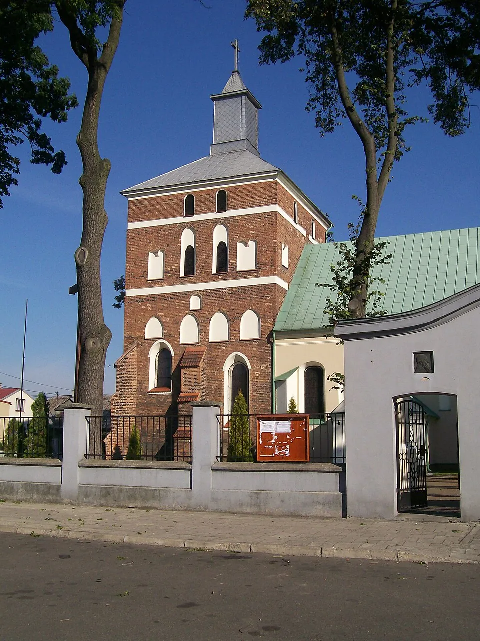 Kościół - Parafia św. Wita, Modesta i Krescencji