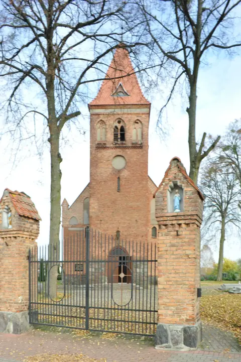Kościół: Parafia Maryi Wspomożenia Wiernych, Lipinki