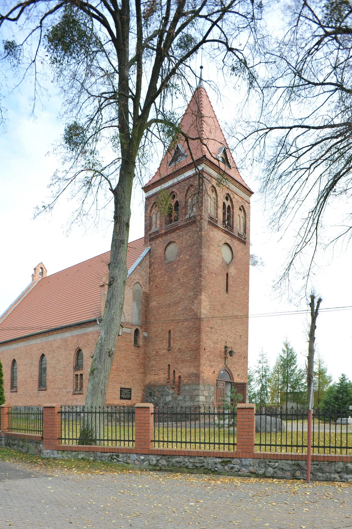 Parafia Maryi Wspomożenia Wiernych - zdjęcie 2