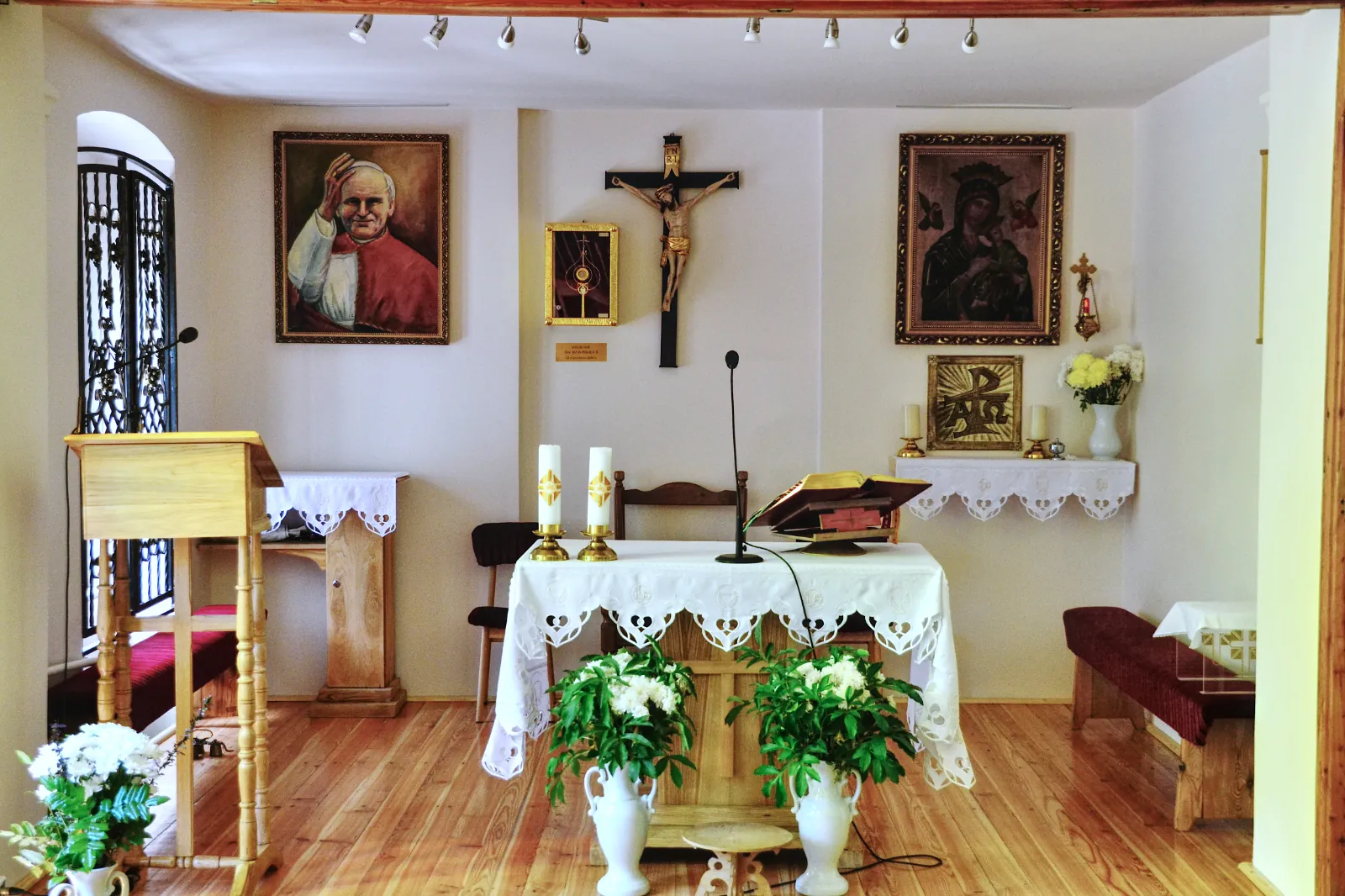 Parafia Matki Zbawiciela - zdjęcie 3