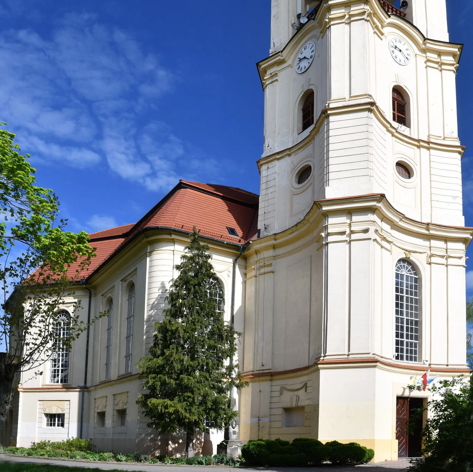 Parafia MB Nieustającej Pomocy i Chrystusa Króla - zdjęcie 2