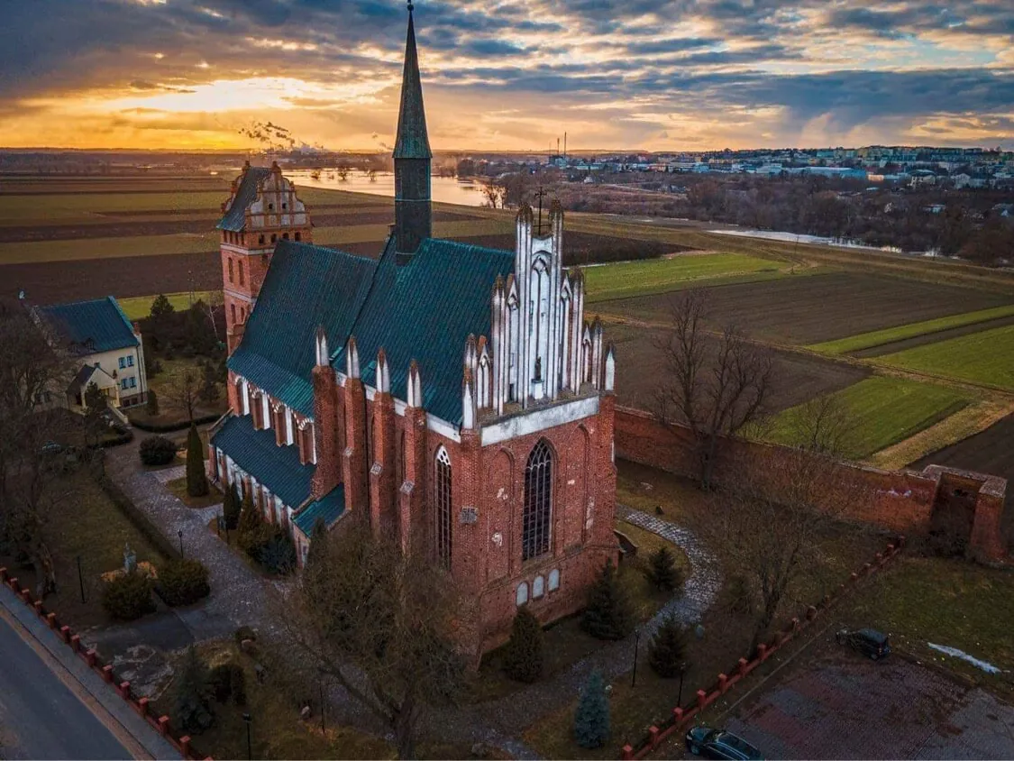 Parafia MB Częstochowskiej i św. Stanisława BM - zdjęcie 2