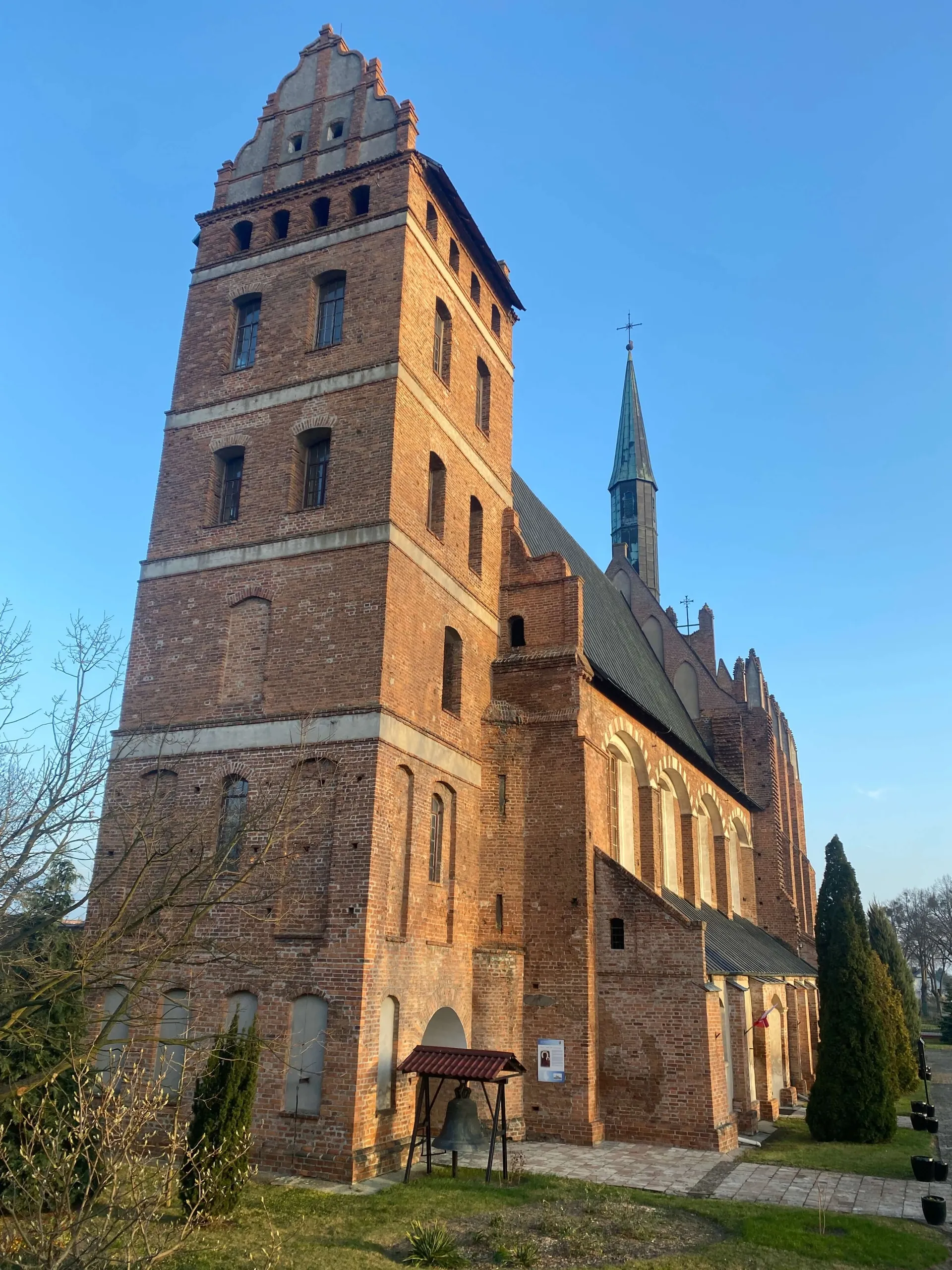 Parafia MB Częstochowskiej i św. Stanisława BM - zdjęcie 3