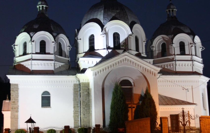 Parafia MB Pośredniczki Łask - zdjęcie 2