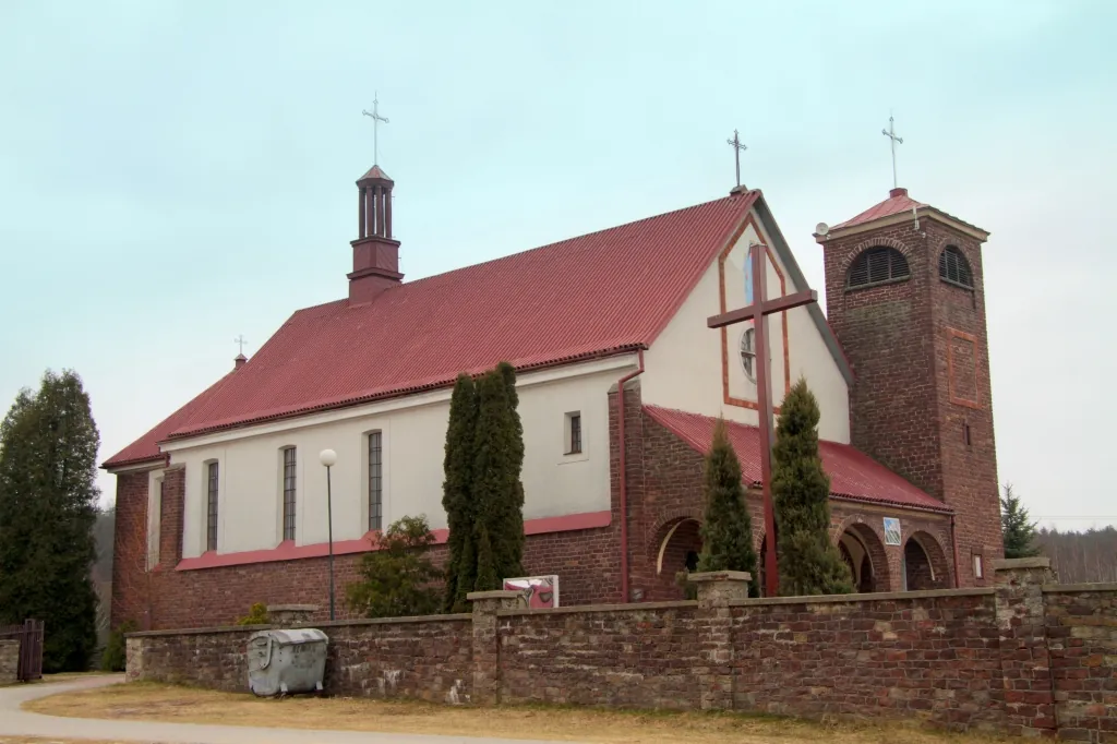 Kościół - Parafia MB Królowej Świata