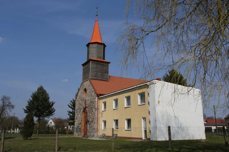 Kościół: Parafia MB Różańcowej, Storkowo