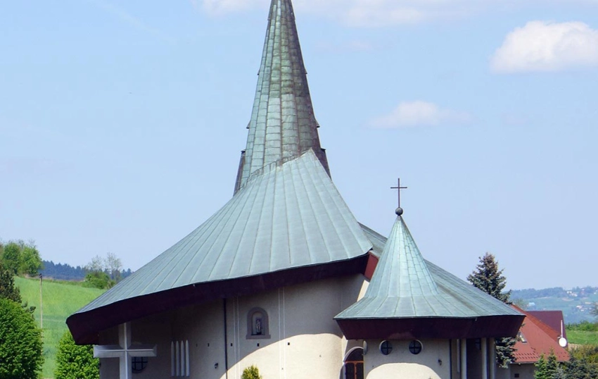 Kościół - Parafia Najświętszego Ciała i Krwi Pana Jezusa