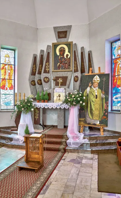 Parafia Najświętszej Maryi Panny Królowej Polski - zdjęcie 2