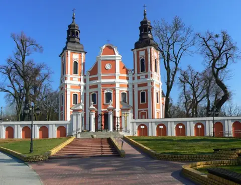 Kościół: Parafia Narodzenia NMP, Lubasz