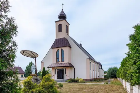 Kościół: Parafia Nawiedzenia NMP, Amelin