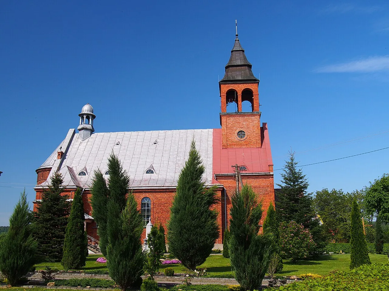 Kościół - Parafia Nawiedzenia NMP