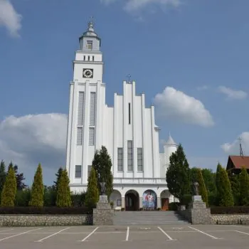 Kościół - Parafia Nawiedzenia NMP