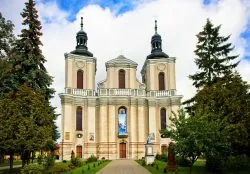 Kościół - Parafia Nawiedzenia NMP