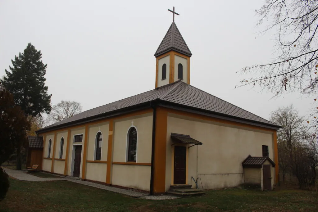 Kościół - Parafia Niepokalanego Serca NMP