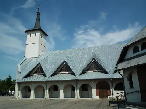 Kościół: Parafia NMP Królowej, Oława