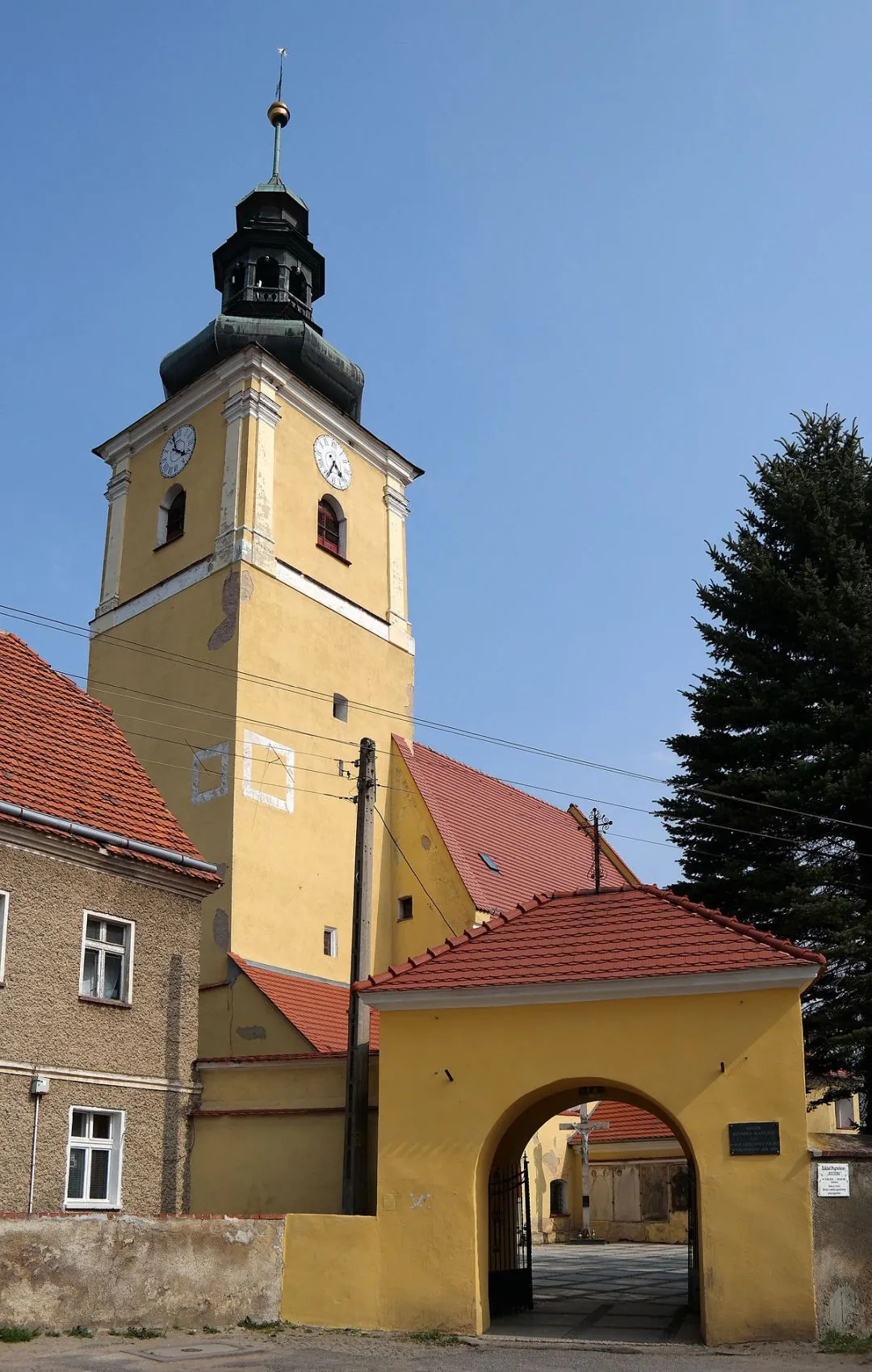 Kościół - Parafia NMP Królowej Polski