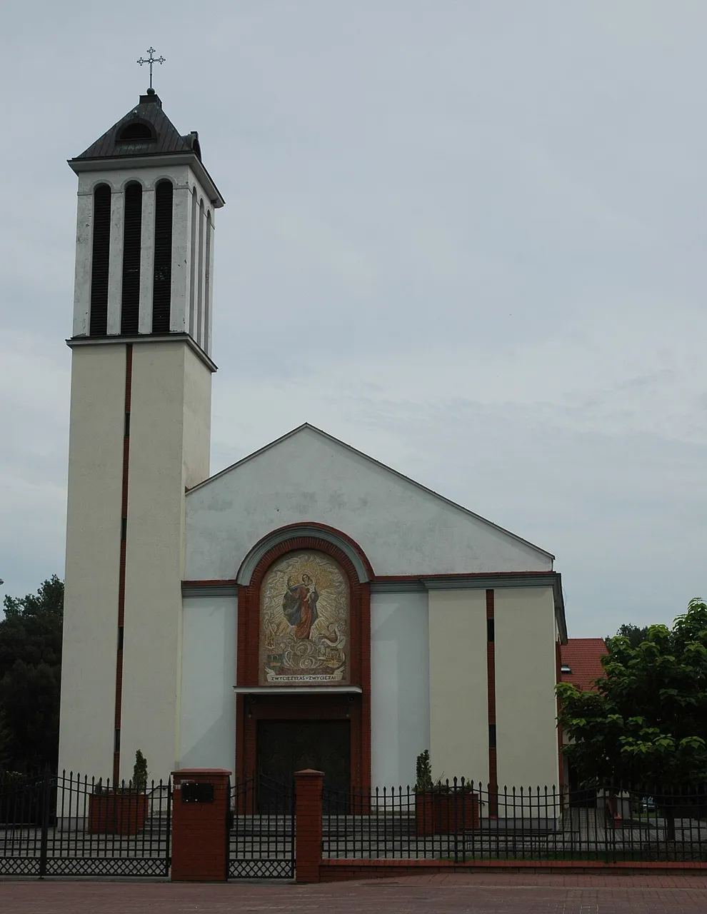 Kościół: Parafia NMP Wspomożycielki Wiernych, Stanisławów Pierwszy