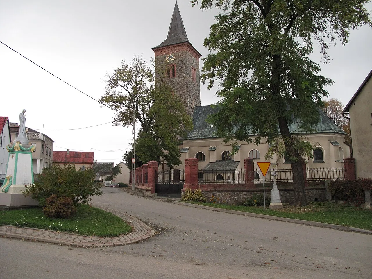Kościół - Parafia Podwyższenia Krzyża Świętego
