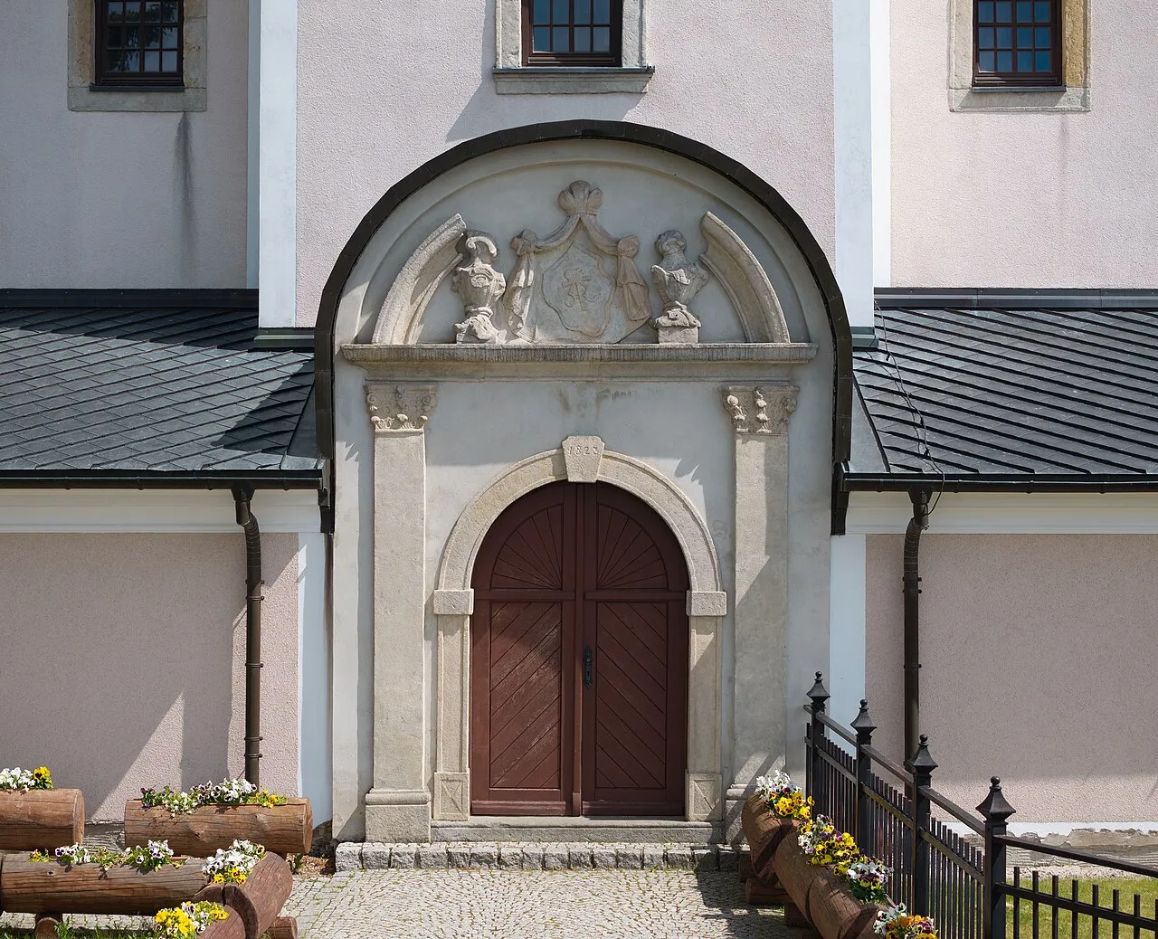 Kościół - Parafia Sanktuarium Matki Bożej Przyczyny Naszej Radości „Maria Śnieżna" - Samodzielny Rektorat