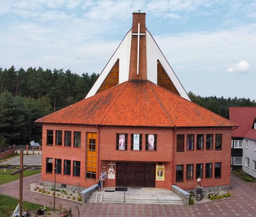 Kościół - Parafia Trójcy Świętej