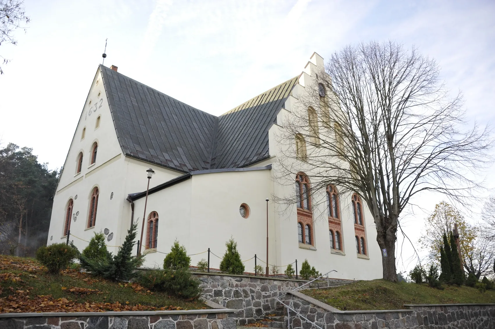 Kościół: Parafia Trójcy Świętej, Smołdzino