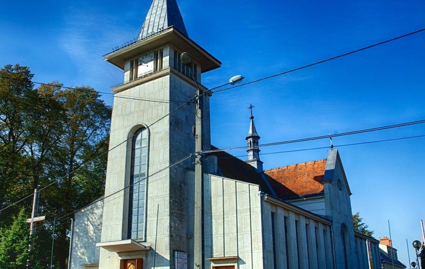 Kościół - Parafia Świętego Krzyża i MB Nieustającej Pomocy