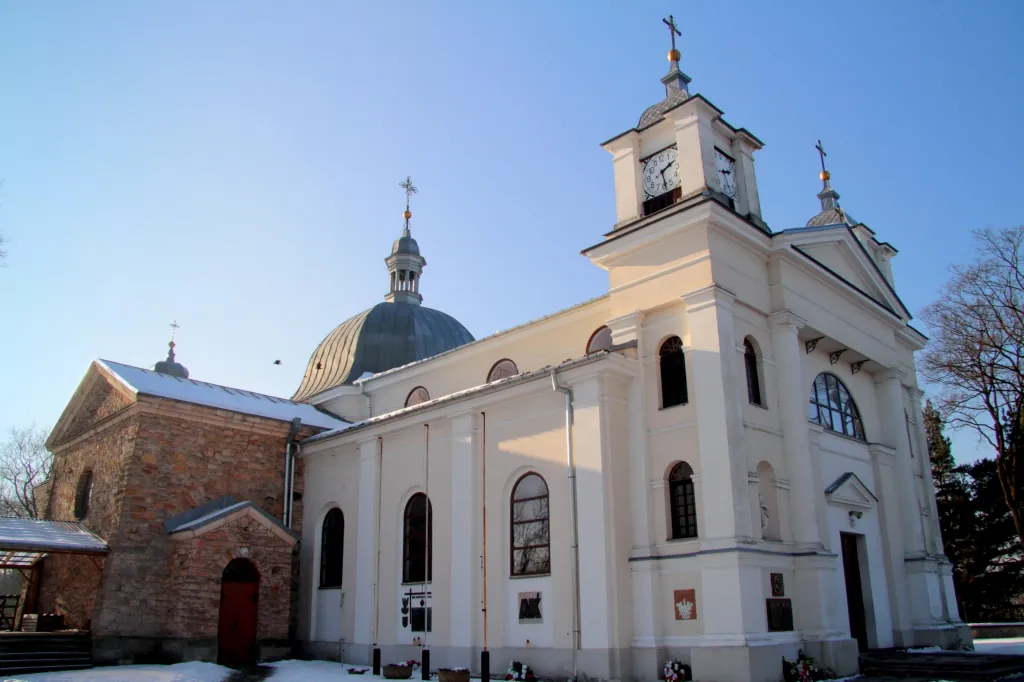 Kościół: Parafia św. Andrzeja Apostoła, Suchedniów