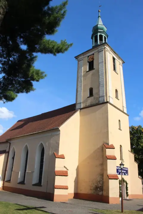 Kościół: Parafia św. Anny, Szczaniec