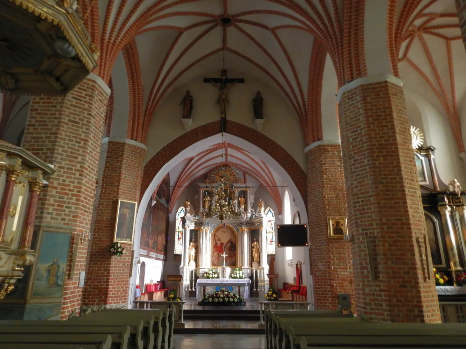 Parafia św. Ap. Piotra i Pawła - zdjęcie 3