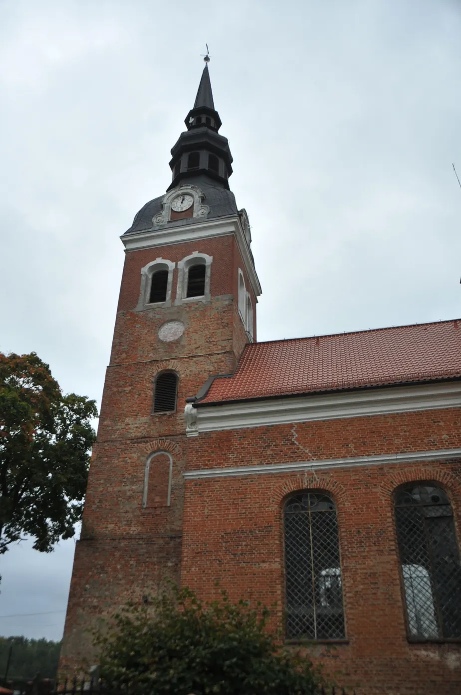 Parafia św. Ap. Piotra i Pawła - zdjęcie 2