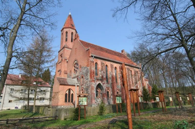 Parafia św. Ap. Piotra i Pawła - zdjęcie 2