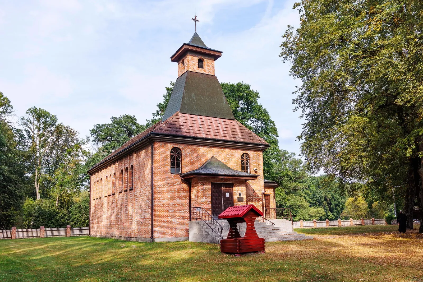 Parafia św. Ap. Szymona i Tadeusza - zdjęcie 2