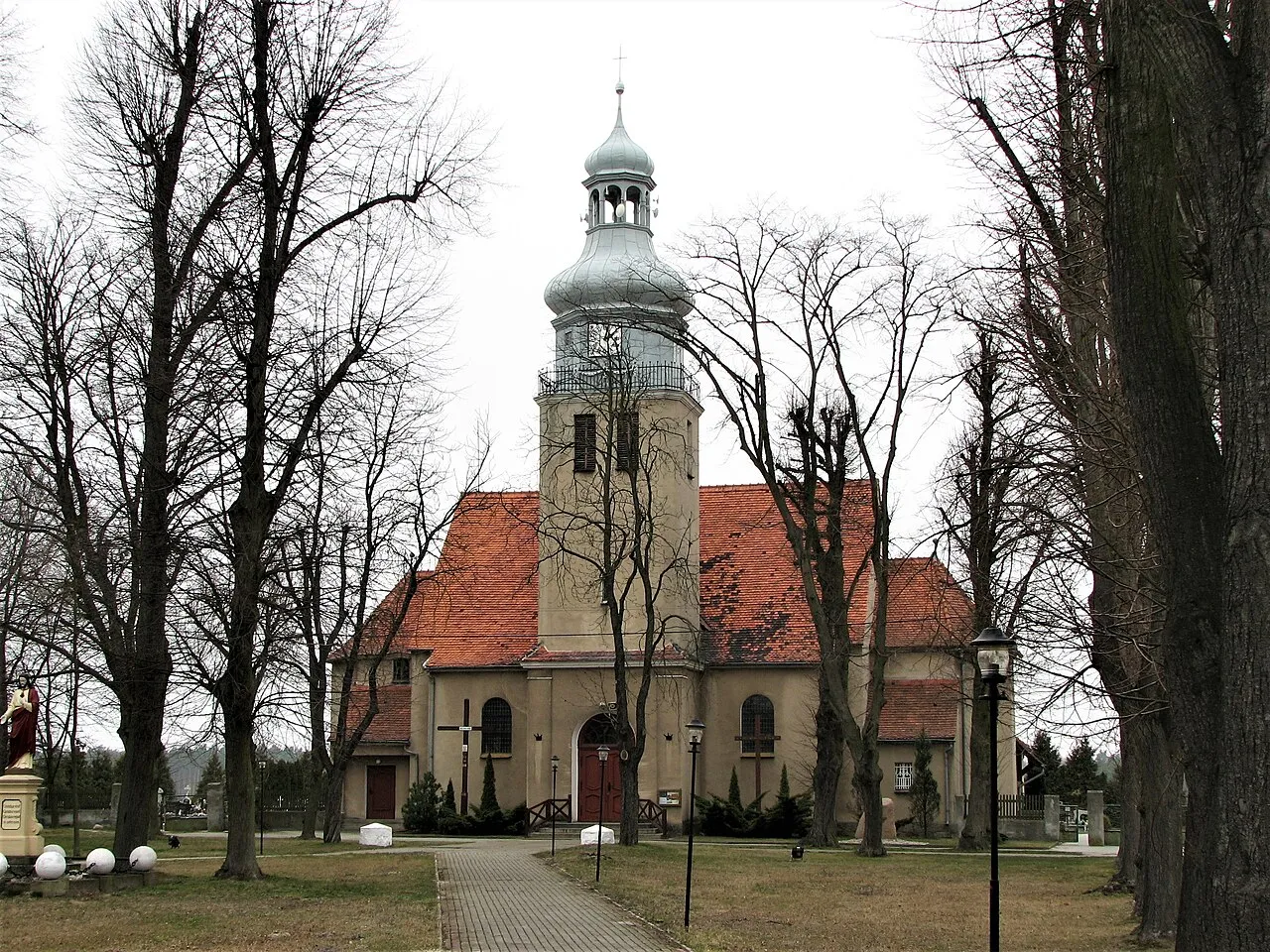 Kościół - Parafia św. Apostołów Piotra i Pawła