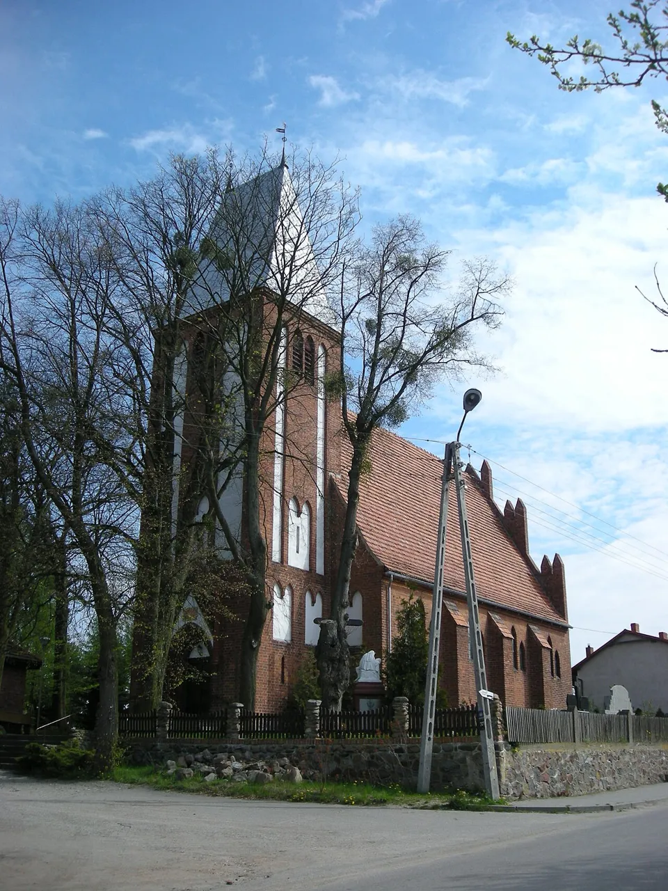 Kościół - Parafia św. Bartłomieja Ap.