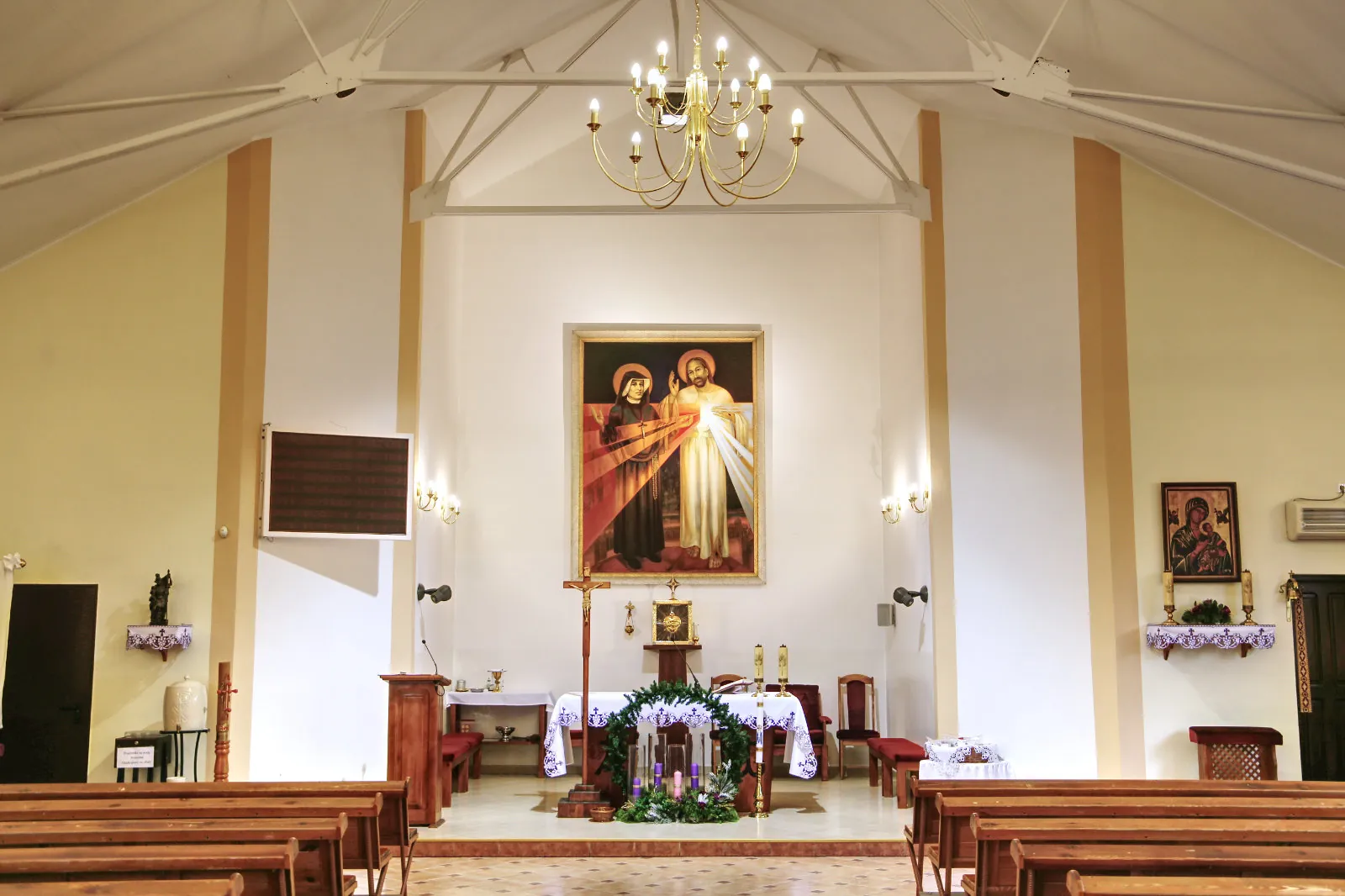 Parafia św. Faustyny - zdjęcie 2