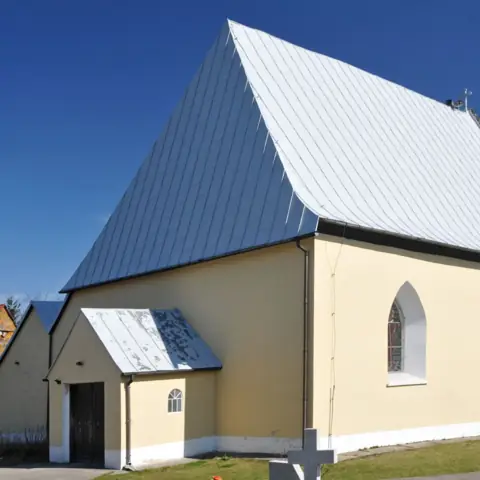 Kościół: Parafia św. Jadwigi, Prusice