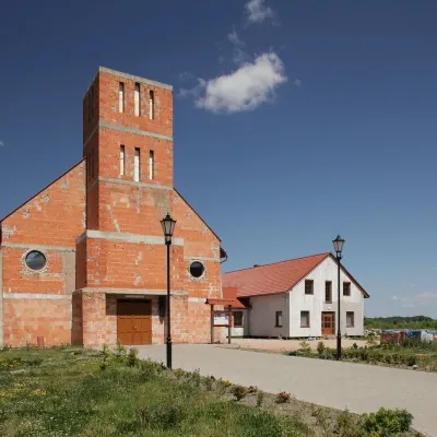 Kościół - Parafia św. Jadwigi Królowej
