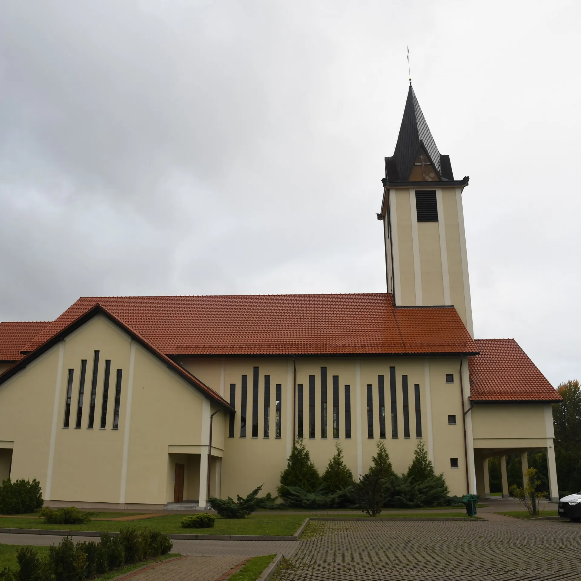 Kościół - Parafia św. Jana Apostoła i Ewangelisty