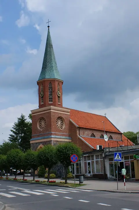 Kościół: Parafia Najświętszego Serca Pana Jezusa, Łobez