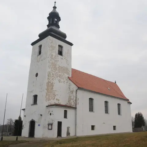 Kościół: Parafia św. Jana Chrzciciela, Krzewina