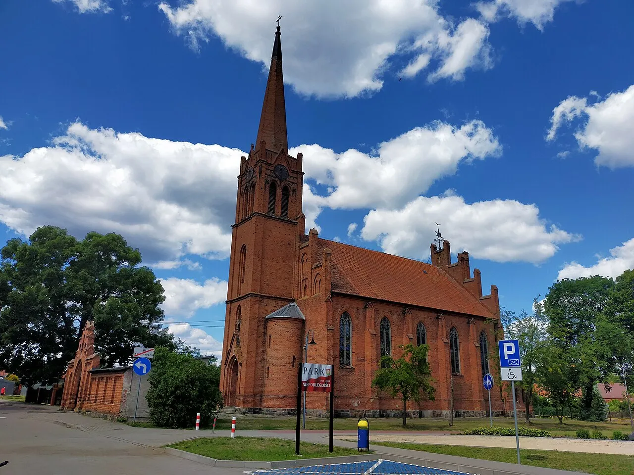 Kościół - Parafia św. Józefa Rzemieślnika