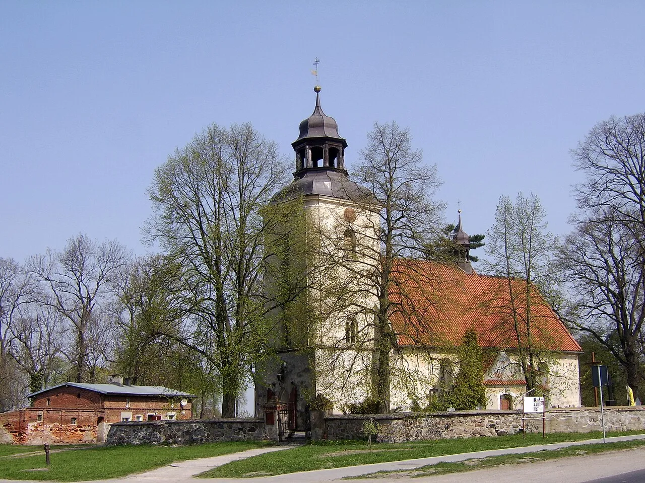 Kościół - Parafia św. Katarzyny Aleksandryjskiej i NMP Wspomożycielki Wiernych