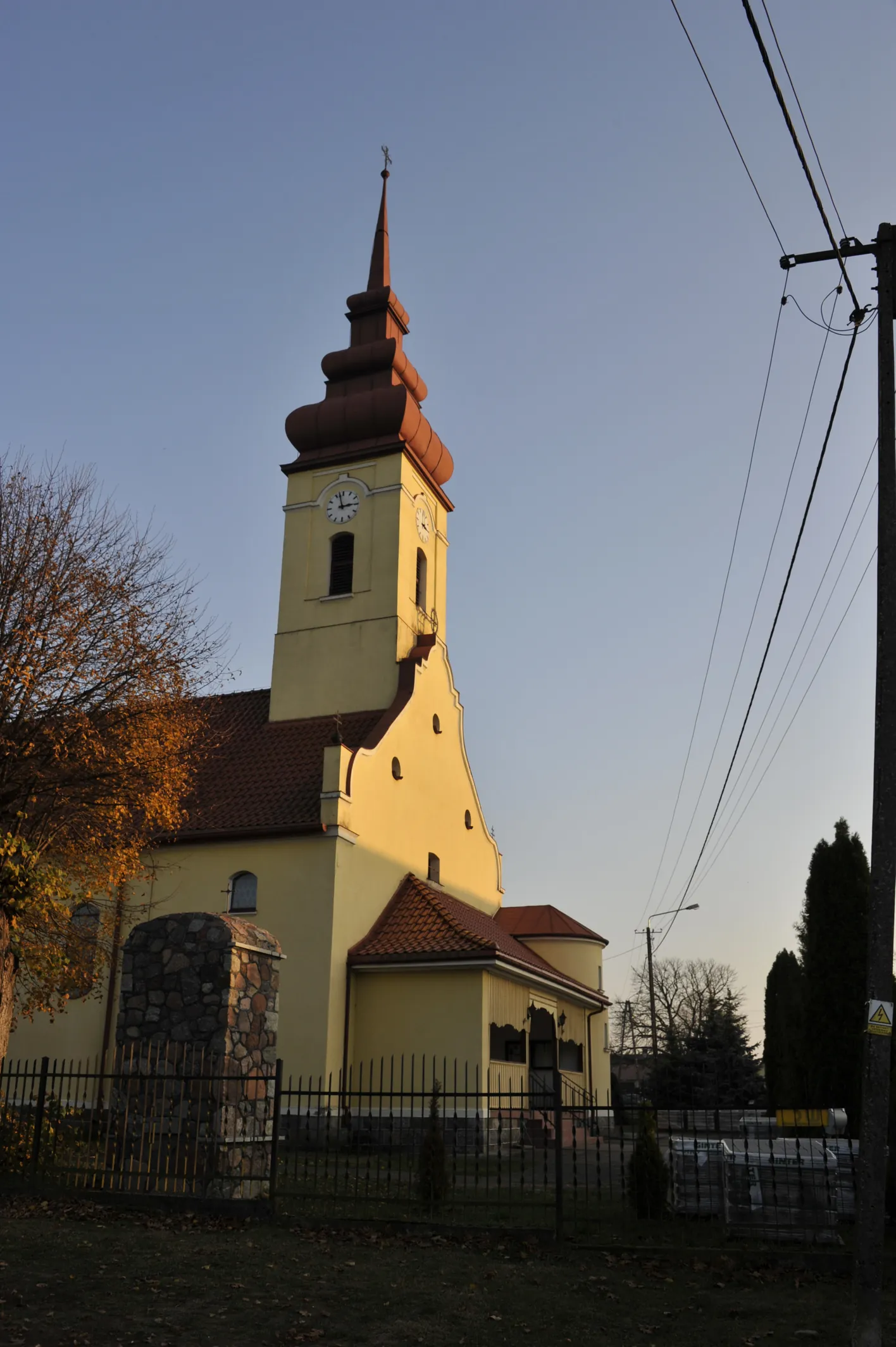 Parafia św. Mateusza Apostoła i Ewangelisty - zdjęcie 4