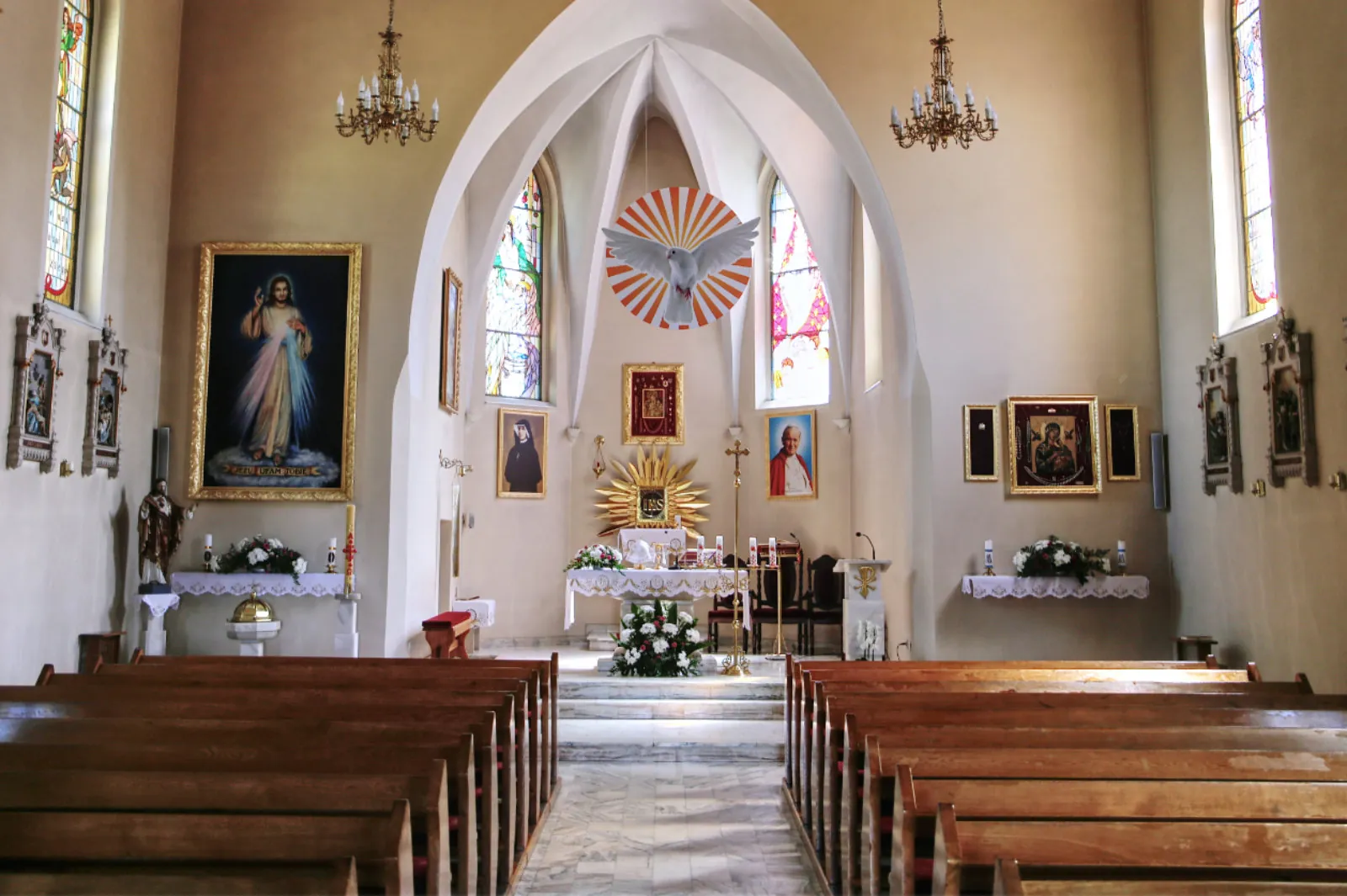 Parafia Narodzenia NMP - zdjęcie 3