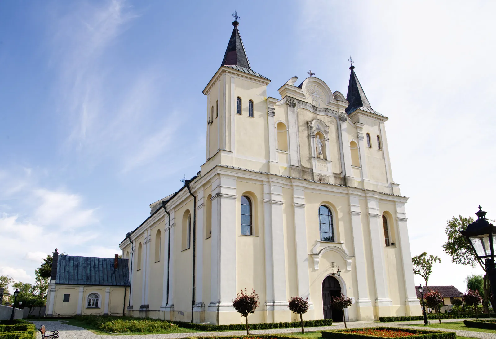 Parafia Narodzenia NMP - zdjęcie 2