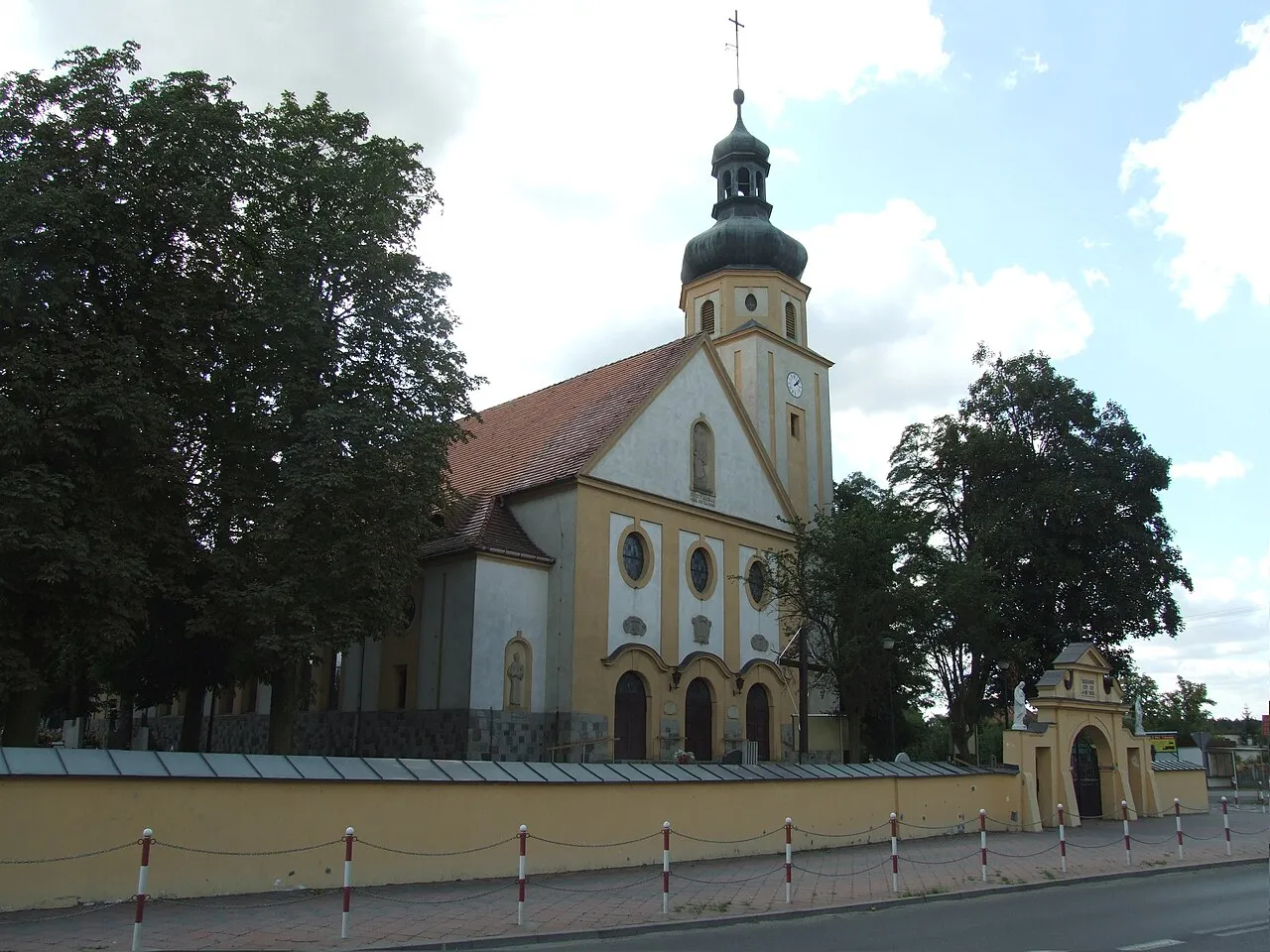 Kościół: Parafia św. Michała Archanioła, Siedlec