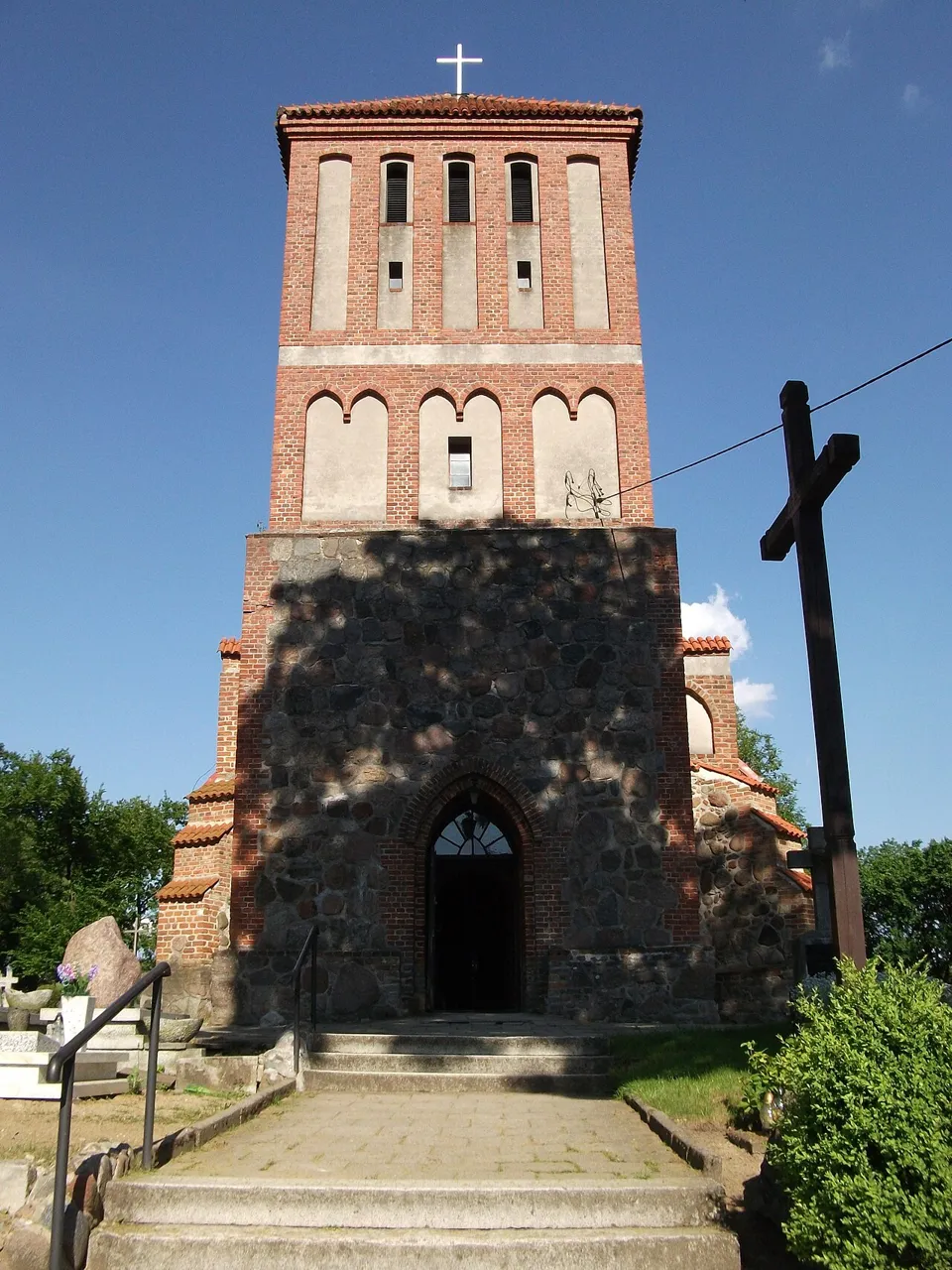 Kościół: Parafia św. Michała Archanioła, Linowo
