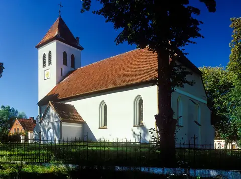 Kościół: Parafia św. Piotra Apostoła w Okowach, Momajny