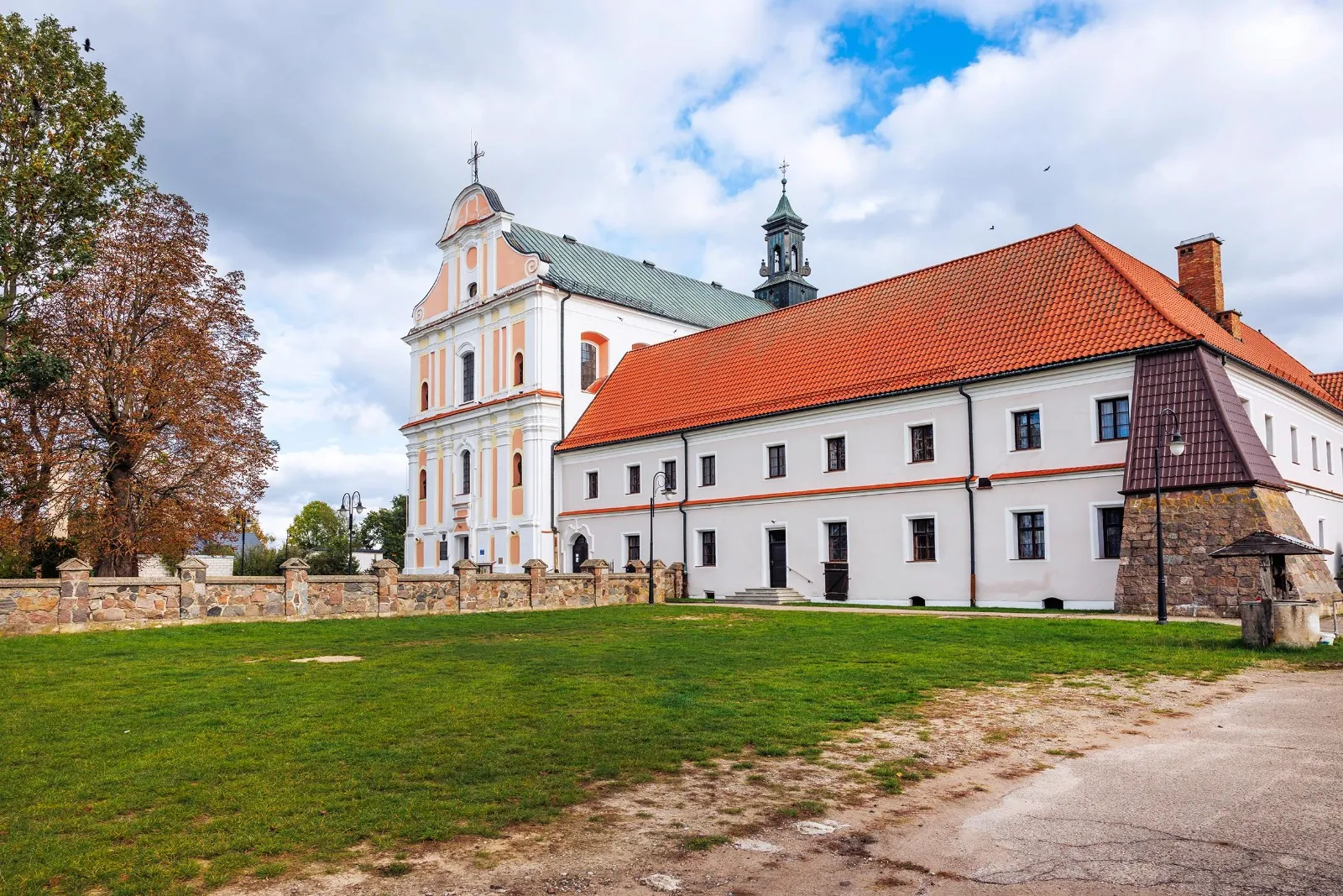 Parafia św. Stanisława BM - zdjęcie 2