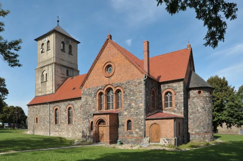 Parafia św. Stanisława BM - zdjęcie 2